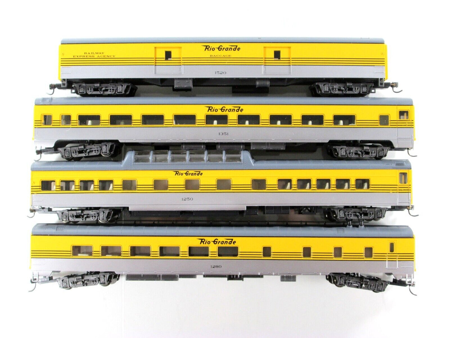 HO Scale *DENVER RIO GRANDE 1930s Passenger Set A -Rivarossi 6936, Knuckle Cplrs