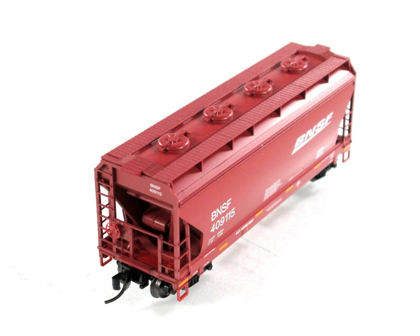 N Scale ***BNSF*** 2-Bay Covered Hopper 8-Pack Set ------- Micro Trains 99300819