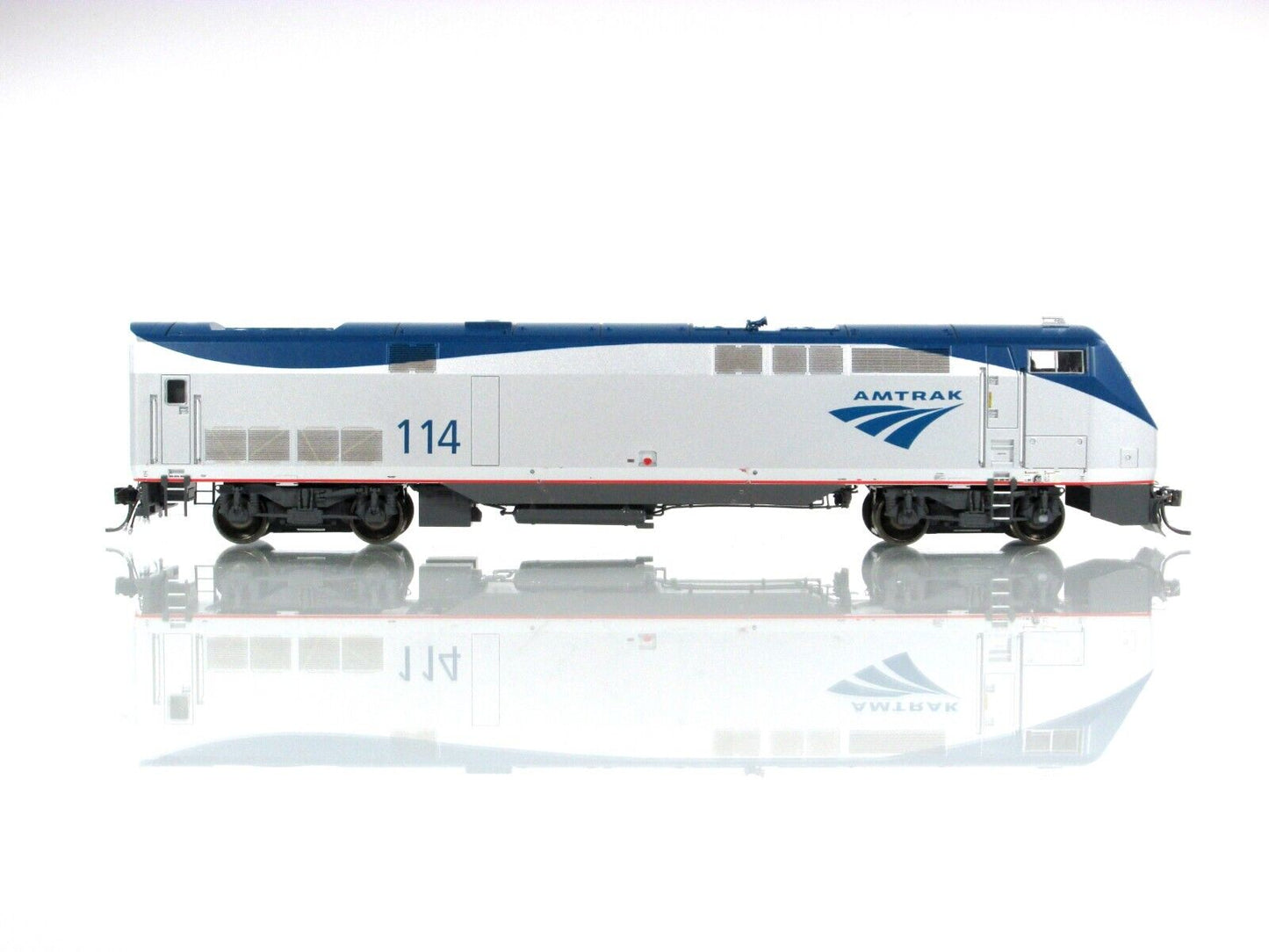 HO Scale ***AMTRAK*** P40/P42 Phase V, #114 - Athearn G81306, DCC Tsunami2 Sound