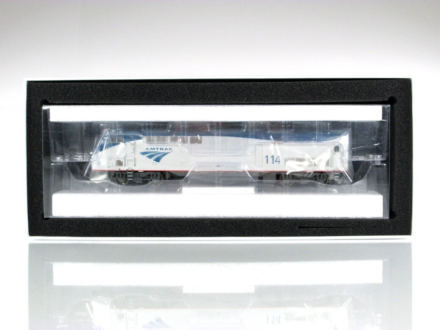 HO Scale ***AMTRAK*** P40/P42 Phase V, #114 - Athearn G81306, DCC Tsunami2 Sound