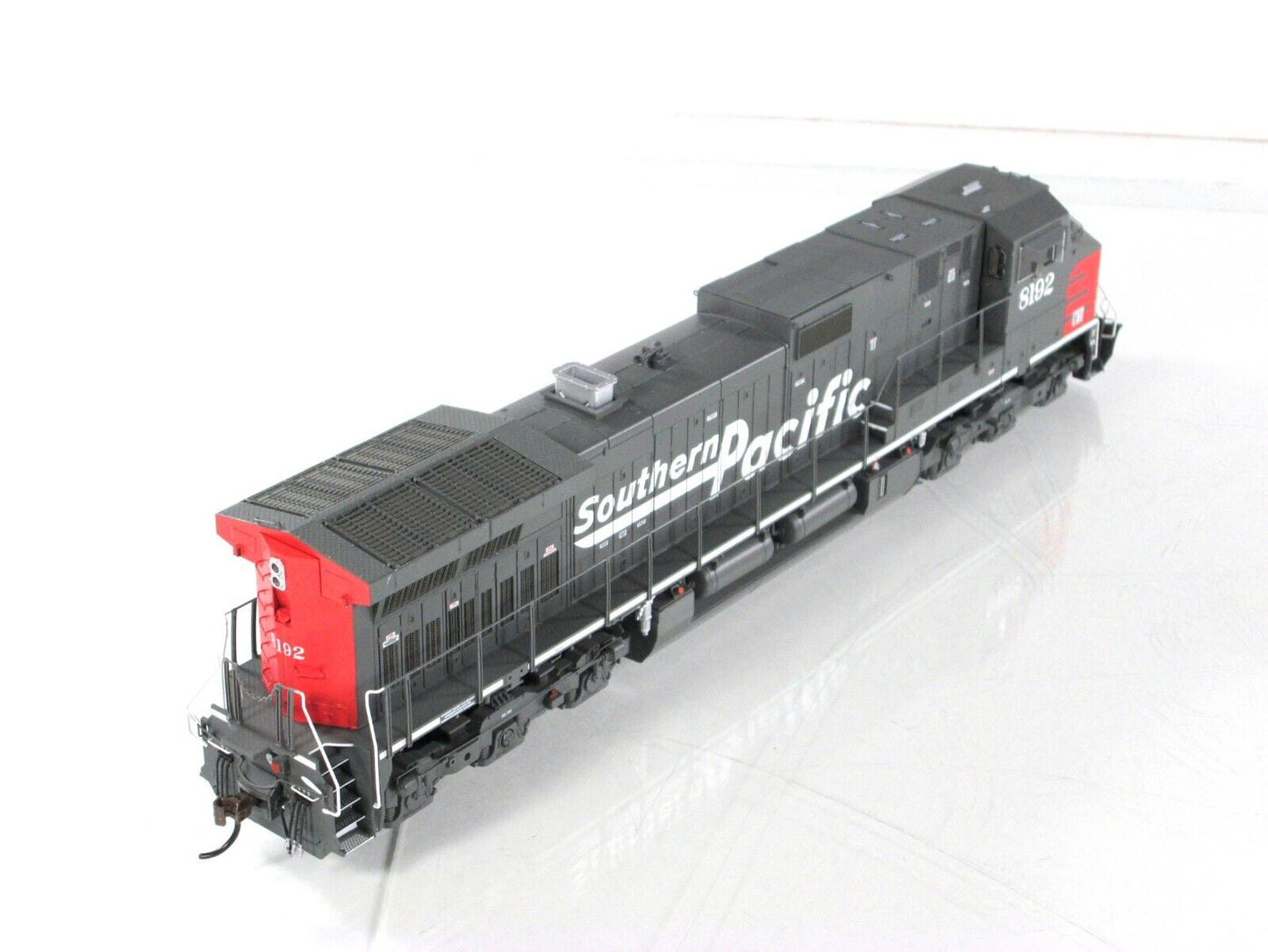 HO Scale SOUTHERN PACIFIC Dash 9-44CW #8192 - Athearn G31643, DCC Tsunami2 Sound