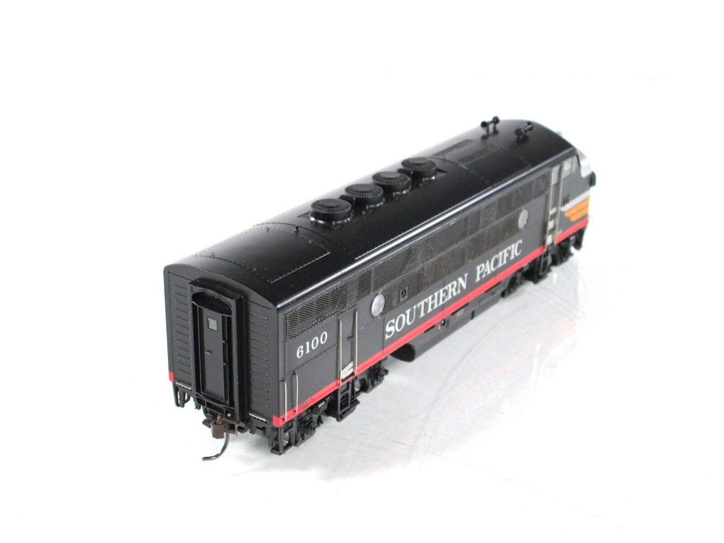 HO Scale ***SOUTHERN PACIFIC*** Black Widow F3A #6100 -Athearn G20010, DCC Ready