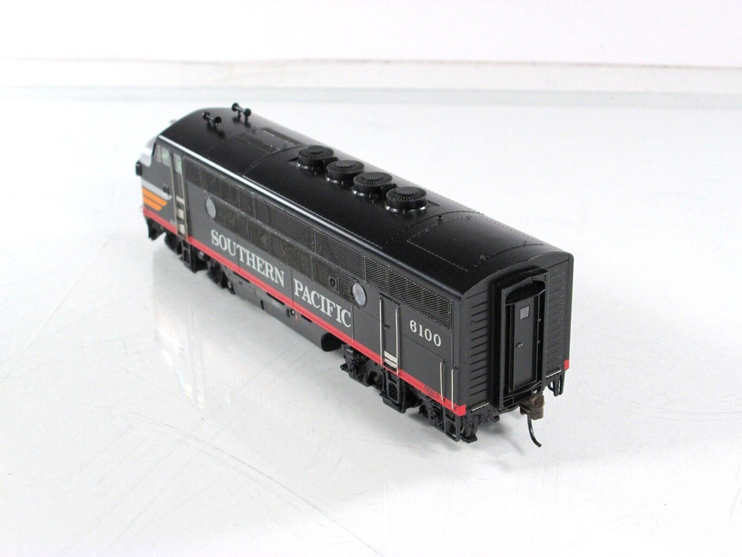 HO Scale ***SOUTHERN PACIFIC*** Black Widow F3A #6100 -Athearn G20010, DCC Ready