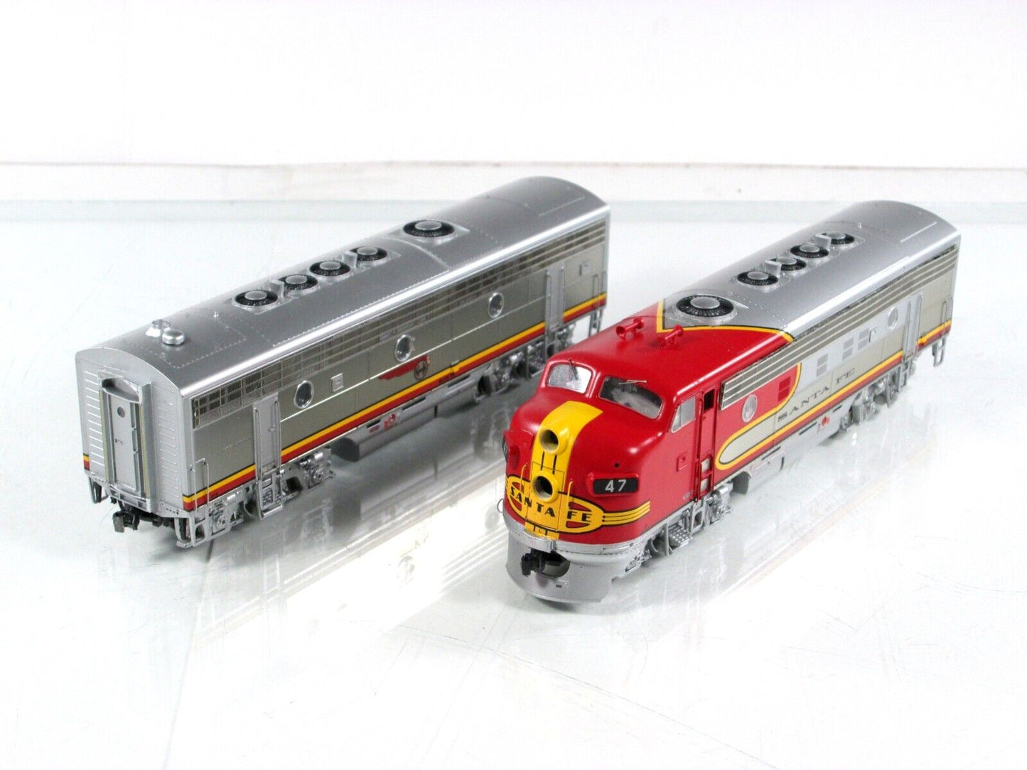 HO Scale ***SANTA FE*** F7A-F7B Locomotives #47 -- Athearn Genesis 99042, w/ DCC