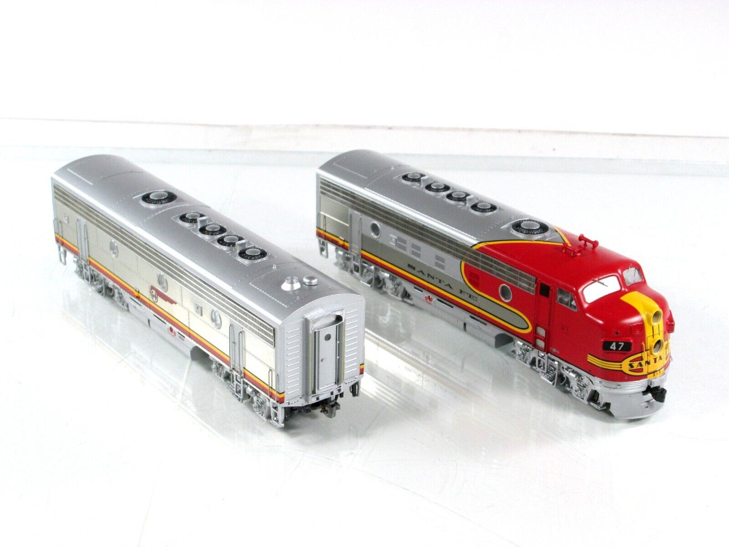 HO Scale ***SANTA FE*** F7A-F7B Locomotives #47 -- Athearn Genesis 99042, w/ DCC