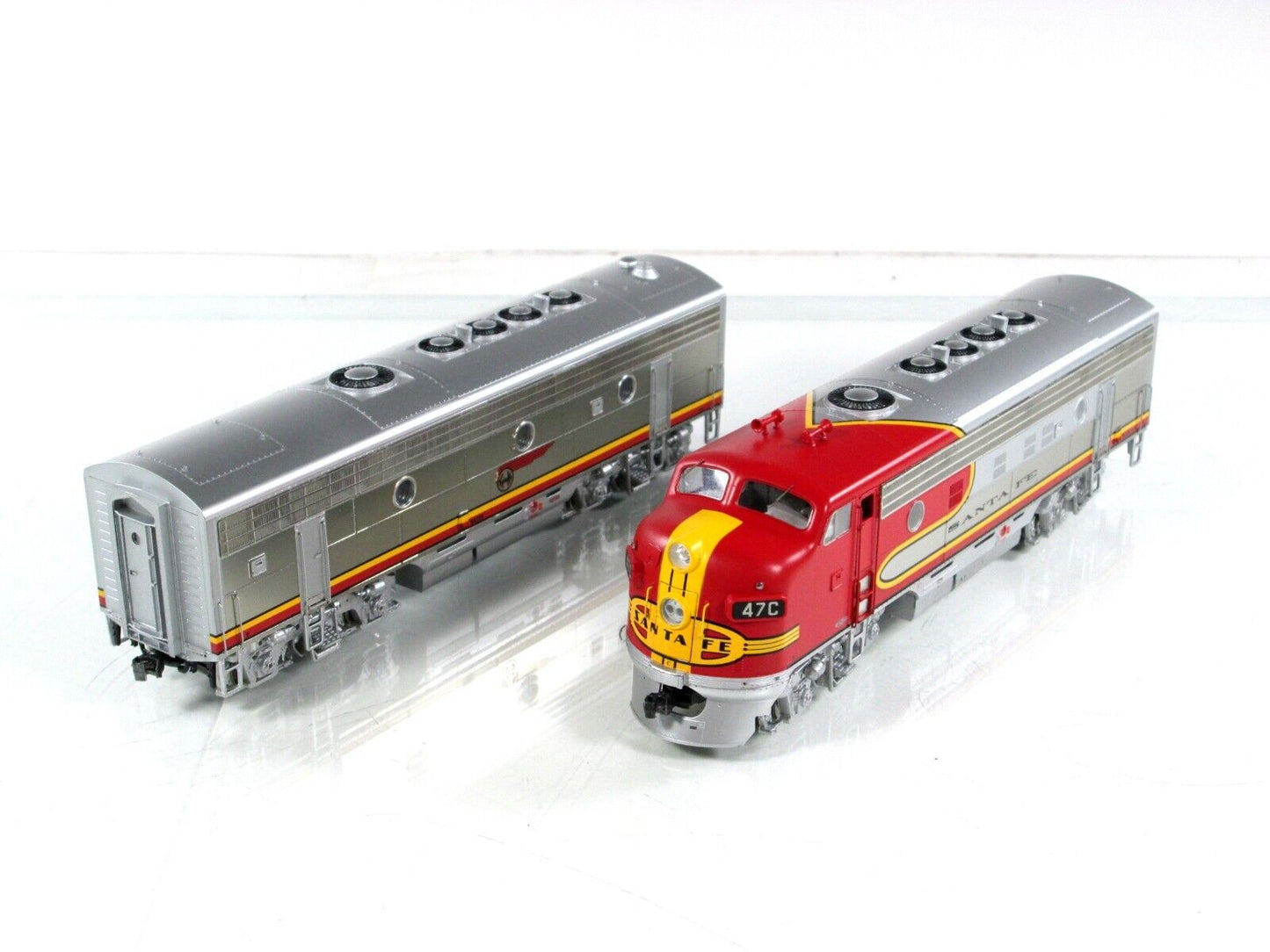HO Scale ***SANTA FE*** F7A-F7B Locomotives #47 -- Athearn Genesis 99041, w/ DCC