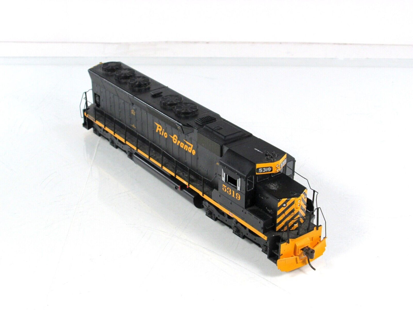 HO Scale ***DENVER & RIO GRANDE*** SD45 Locomotive #5319 - Athearn 95408, w/ DCC