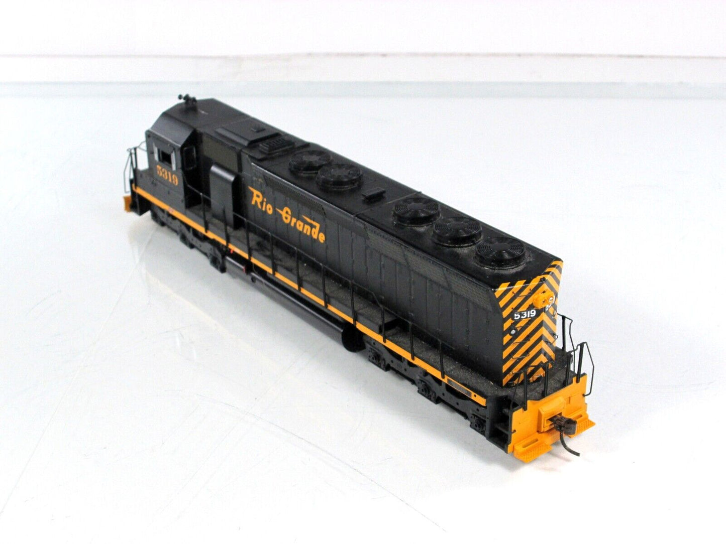 HO Scale ***DENVER & RIO GRANDE*** SD45 Locomotive #5319 - Athearn 95408, w/ DCC
