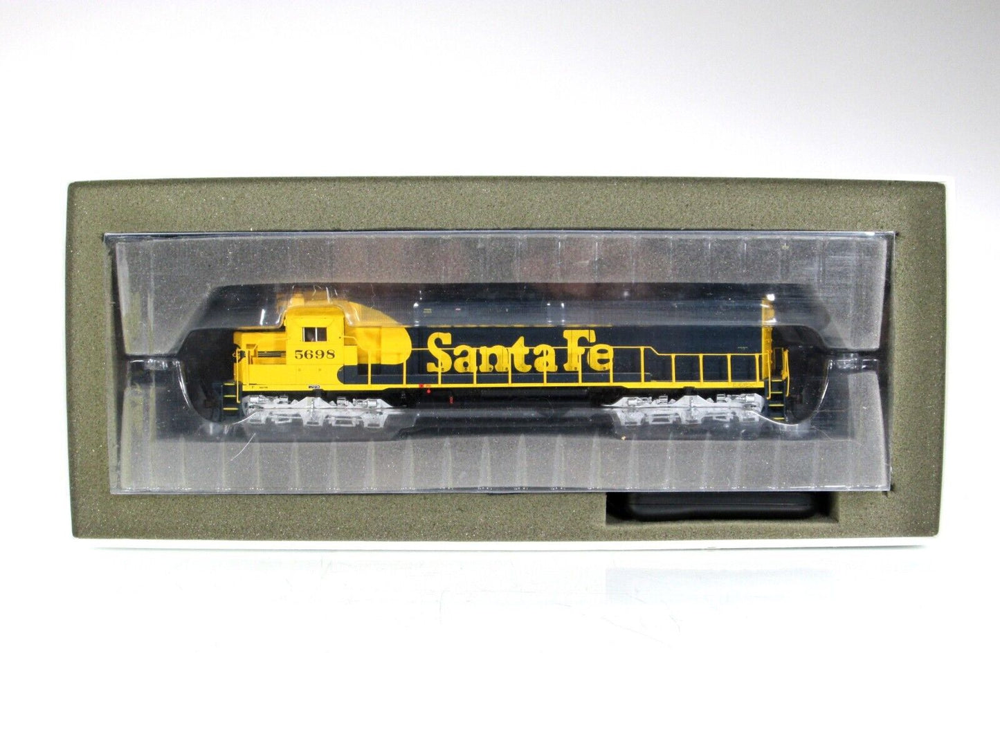 HO Scale ***SANTA FE*** SD45-2 #5698 --- Athearn G67167, w/ DCC Sound and Remote