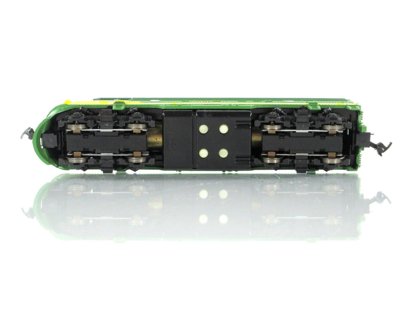 HO Scale ***JOHN DEERE*** EMD F7A Diesel Locomotive ---- Athearn