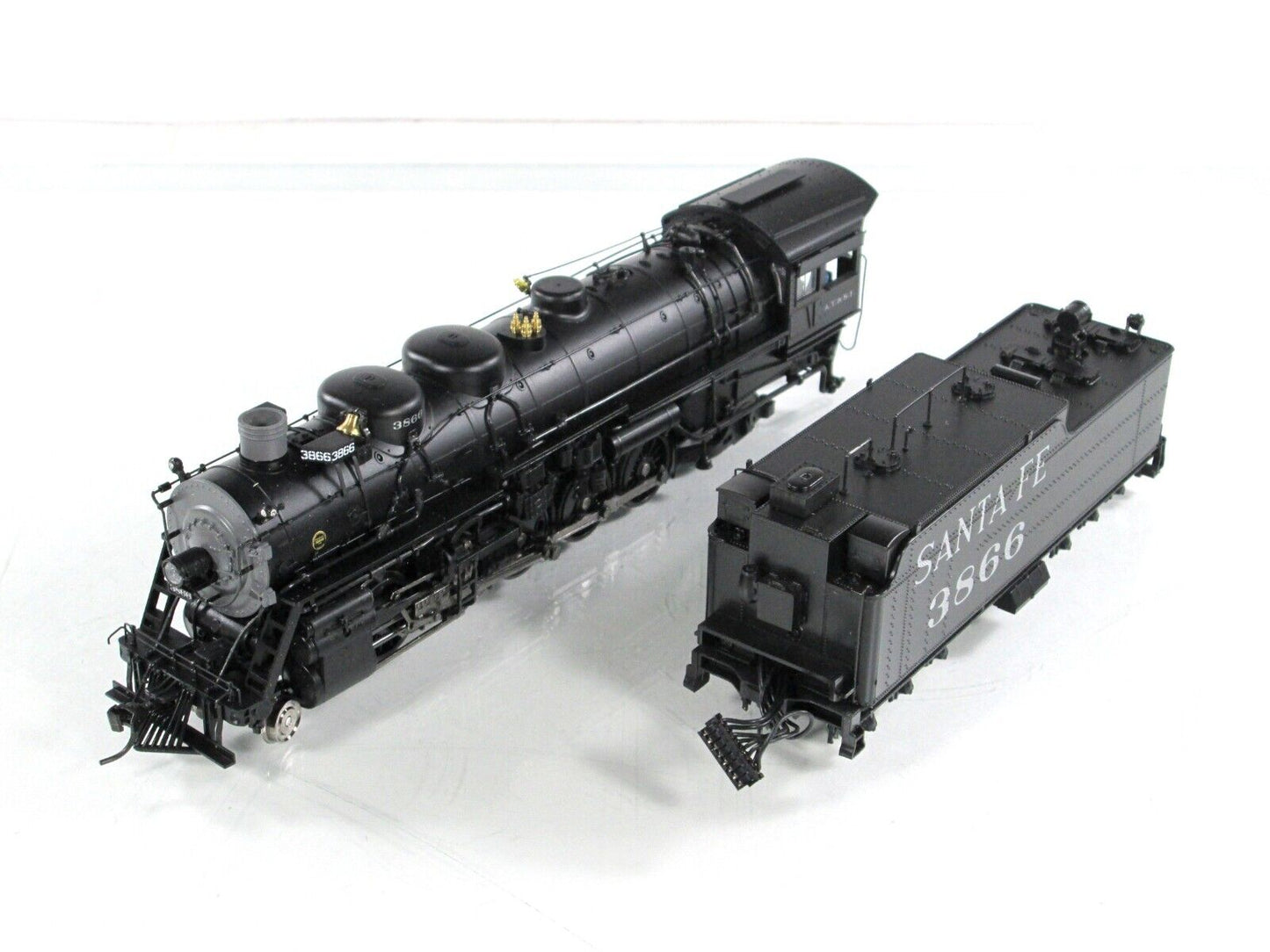 HO Scale **SANTA FE** 2-10-2 Locomotive 3866 --Broadway 2196, DCC Paragon2 Sound