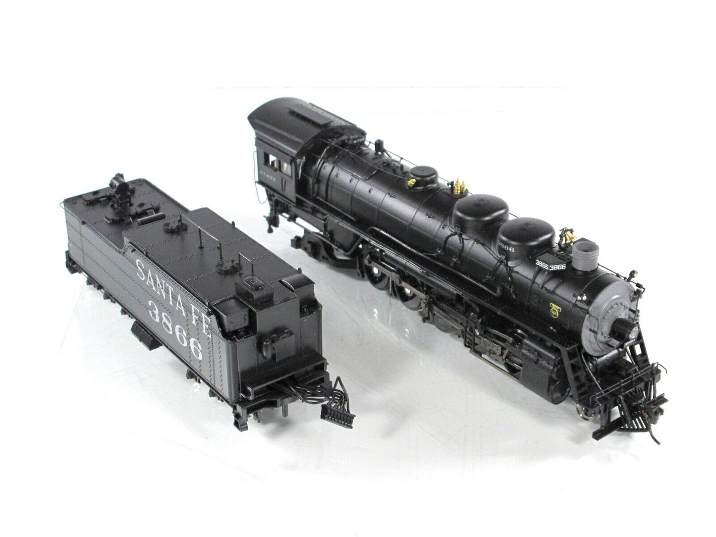 HO Scale **SANTA FE** 2-10-2 Locomotive 3866 --Broadway 2196, DCC Paragon2 Sound