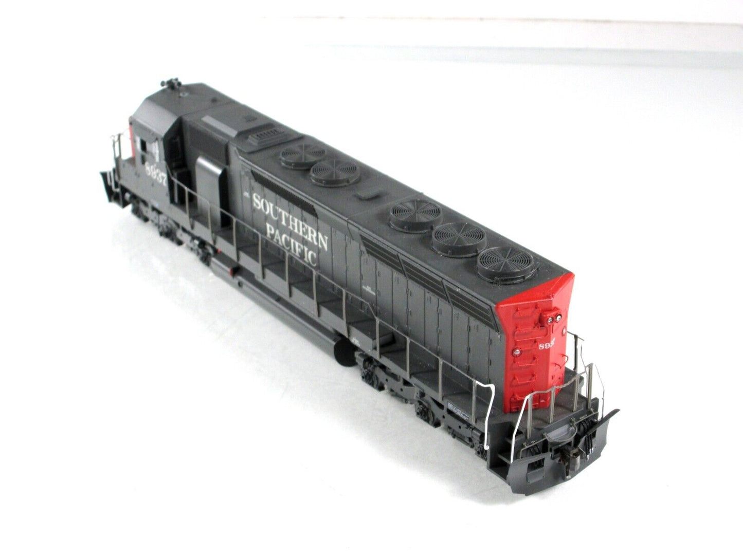HO Scale ***SOUTHERN PACIFIC*** SD45 Locomotive #8937 - Athearn 98064, w/ DCC