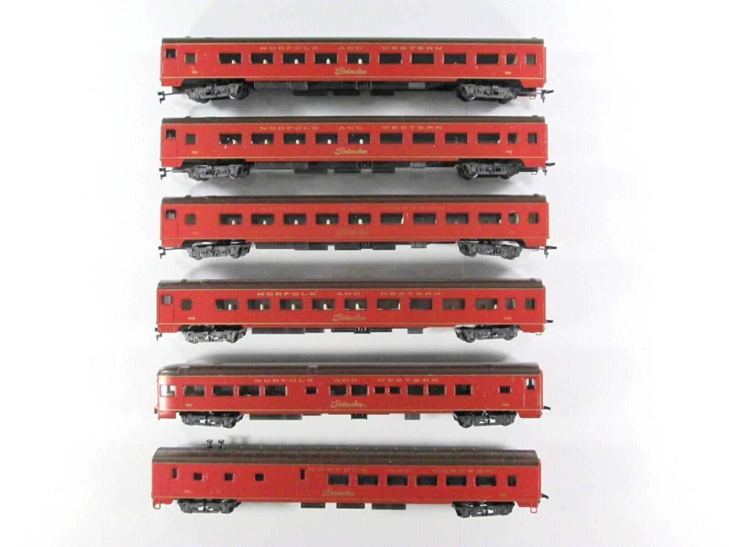 HO Scale ***POWHATAN ARROW*** NORFOLK & WESTERN Passenger Set - Bachmann 43-1290