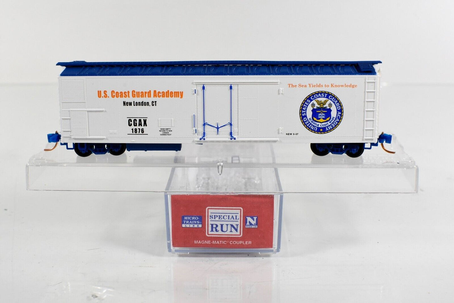 N Scale ***US COAST GUARD*** 51' Reefer, CGAX 1876 ---- Micro Trains Special Run