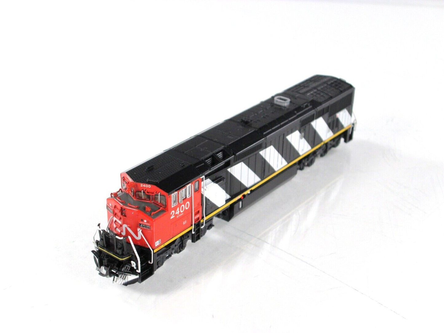 N Scale ***CANADIAN NATIONAL*** Dash 8-40CM #2400 - Rapido 540001, DCC Rdy *RARE