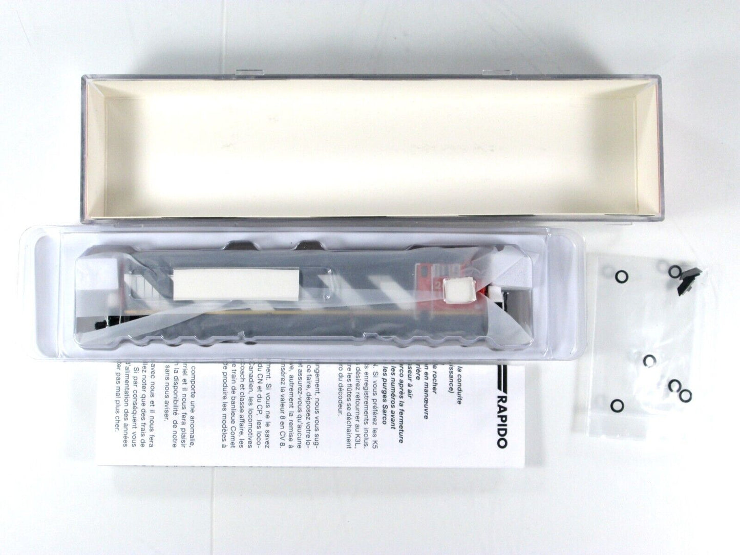 N Scale ***CANADIAN NATIONAL*** Dash 8-40CM #2400 - Rapido 540001, DCC Rdy *RARE