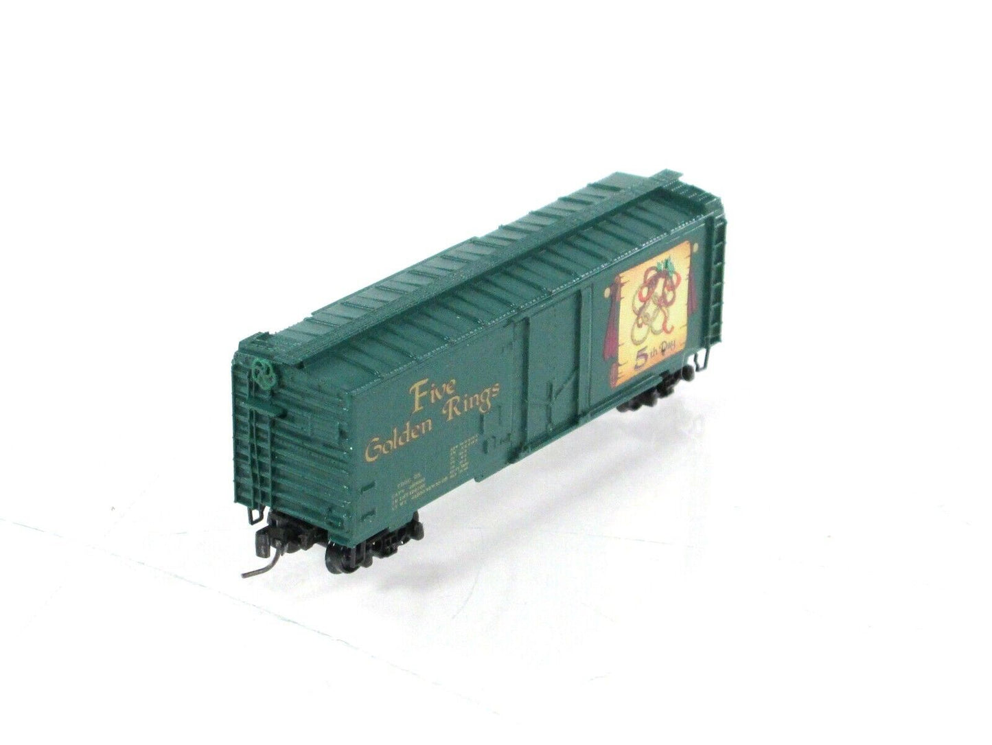 Z Scale **FIVE GOLDEN RINGS** 12 Days Christmas Box Car -- Micro Trains 50200350