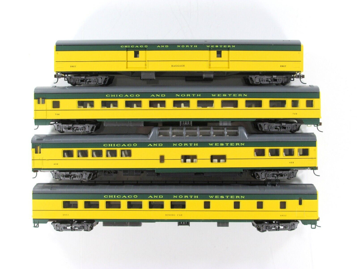 HO Scale ***CHICAGO NW*** 1930s Passenger Set A -- Rivarossi 6932, Knuckle Cplrs