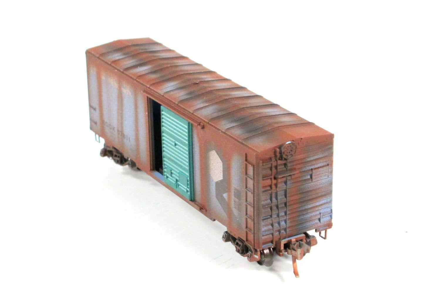 N Scale ***ROCK ISLAND*** Weathered 40' Box Car #57611 --- Micro Trains 07344020