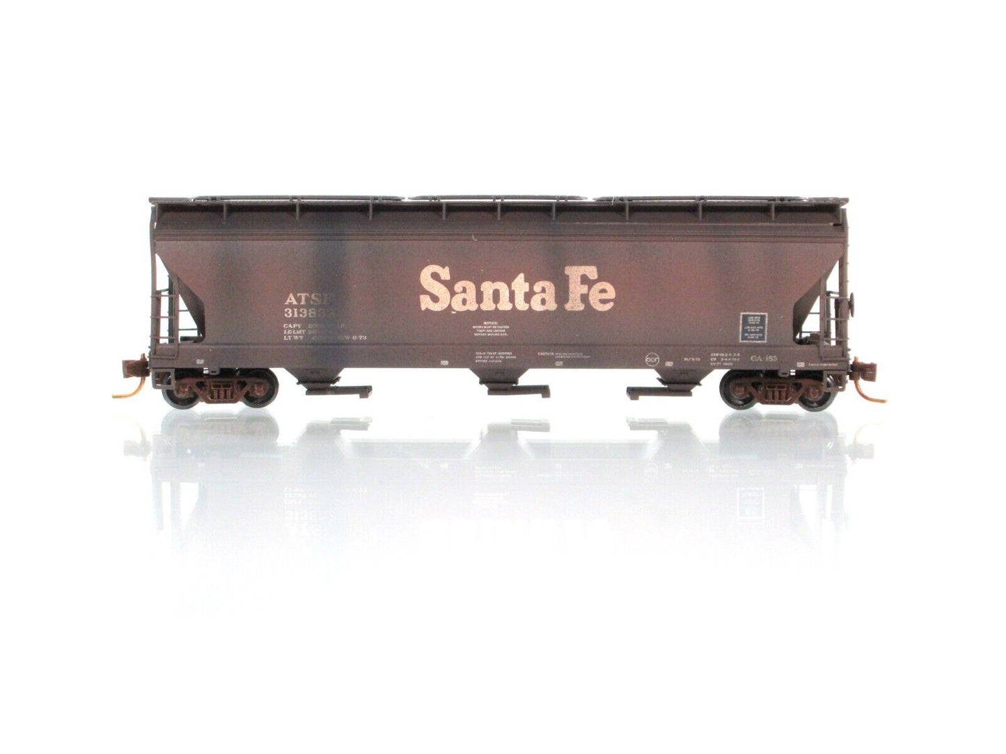 N Scale **SANTE FE** Weathered & Graffiti Hopper #313833 - Micro Trains 09444102