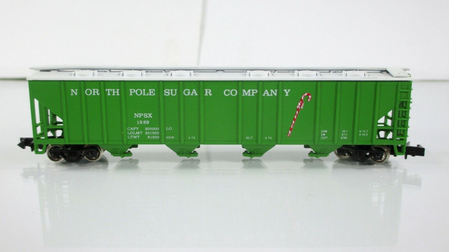 N Scale **CHRISTMAS North Pole Sugar** 4-Bay Covered Hopper 1989 -Con-Cor 008710