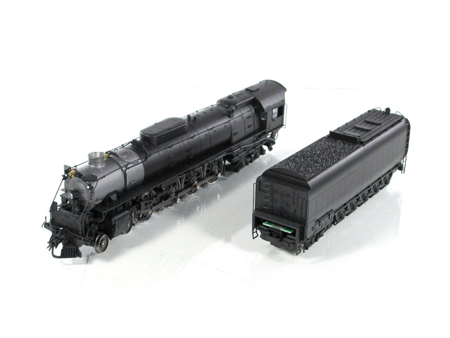 HO Scale **FEF-2 NORTHERN 4-8-4** Athearn G9200, DCC Sound w/ Remote, Unlettered