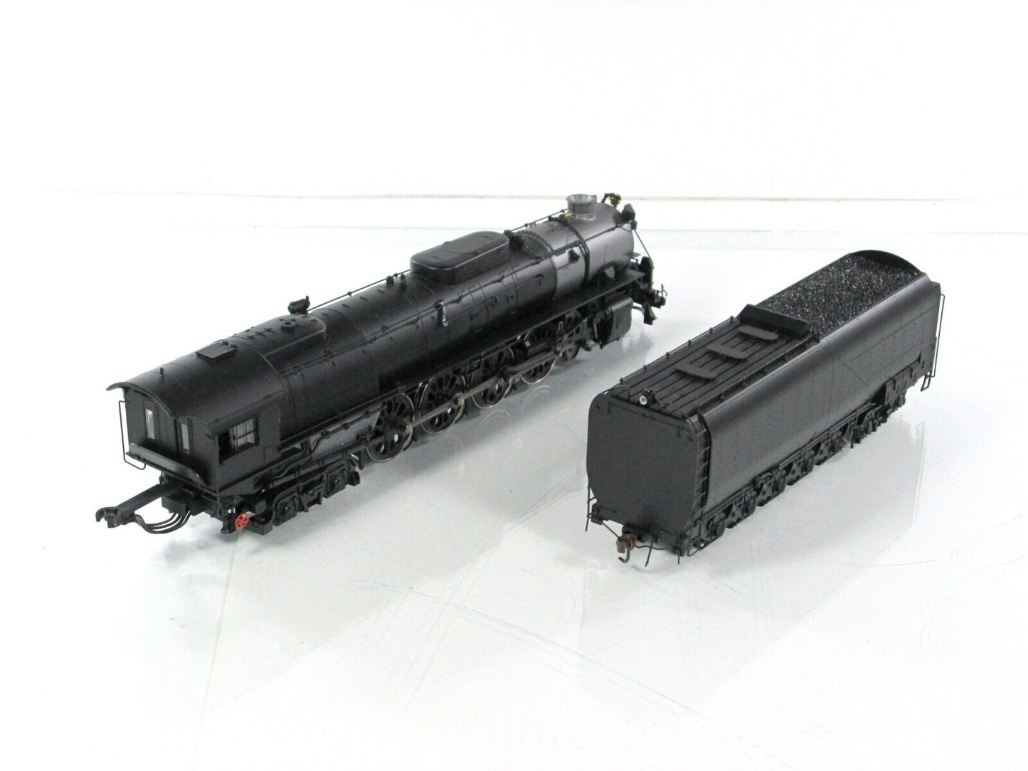 HO Scale **FEF-2 NORTHERN 4-8-4** Athearn G9200, DCC Sound w/ Remote, Unlettered