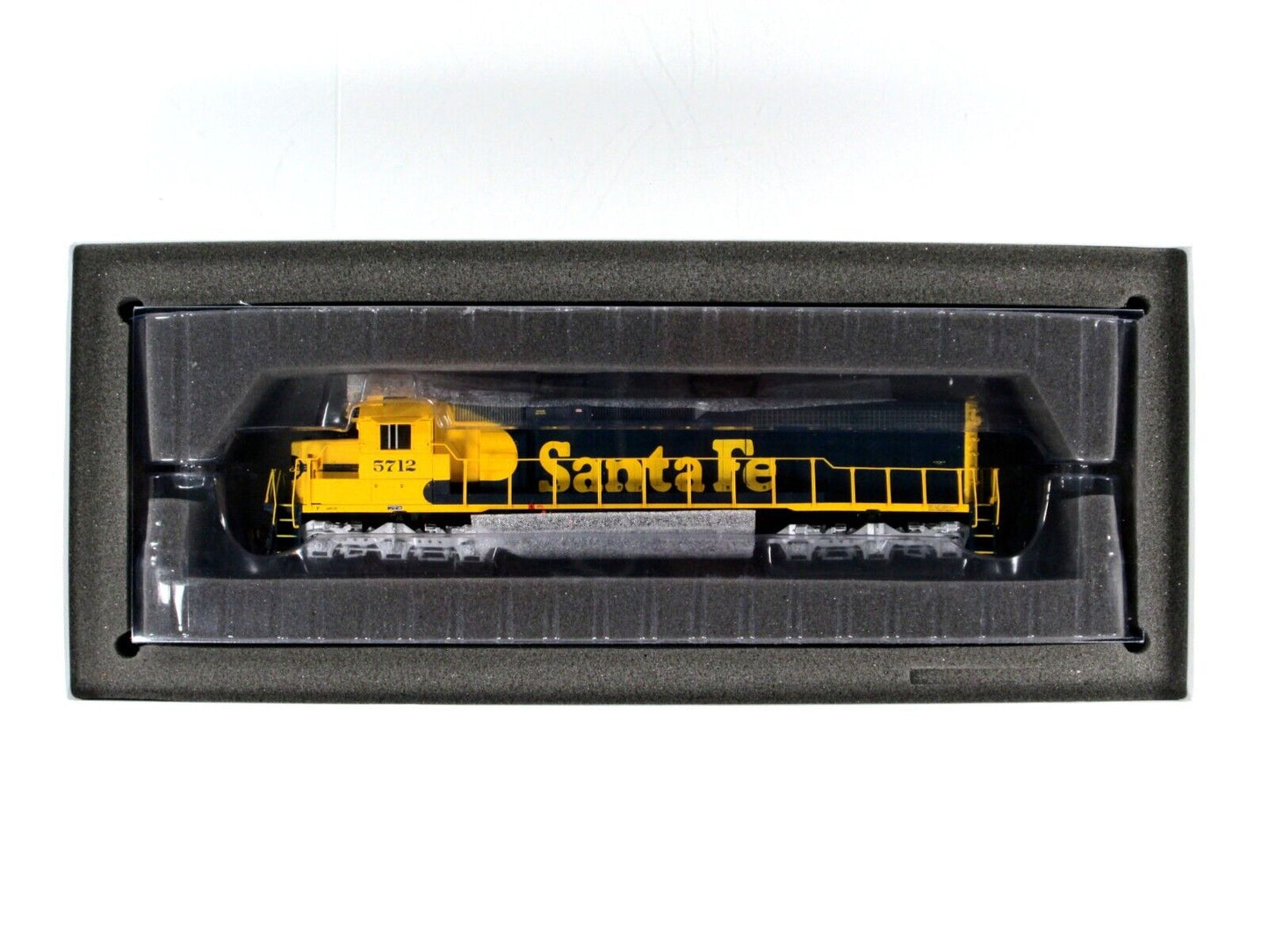 HO Scale ***SANTA FE*** SD45-2 Locomotive #5792 --- Athearn G67101, DCC Ready