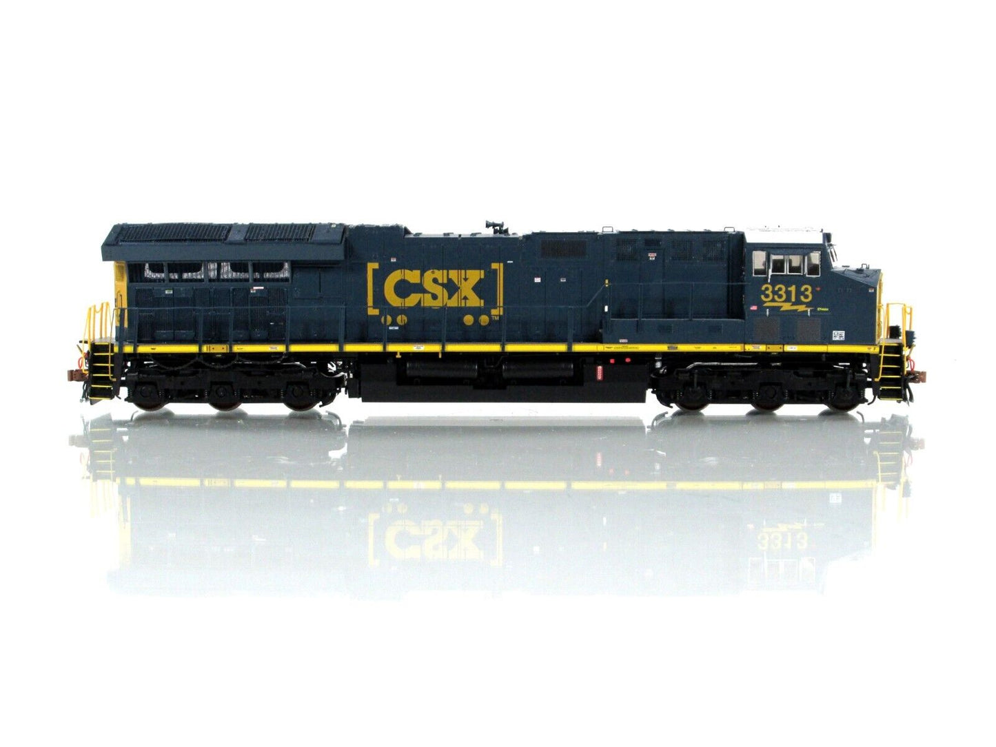 HO Scale ***CSX*** GE Tier 4 GEVO ET44AH #3313 -- ScaleTrains SXT30515, DCC Rdy