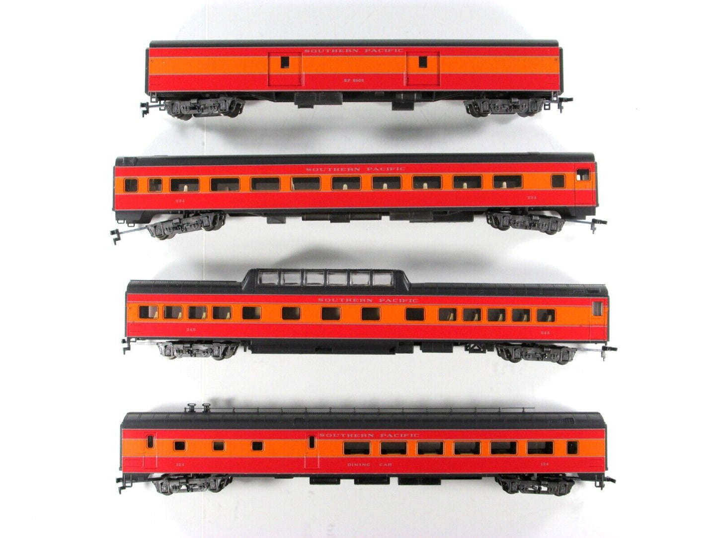 HO Scale ***SOUTHERN PACIFIC DAYLIGHT*** Passenger 4-Car Set A -- Rivarossi 6950