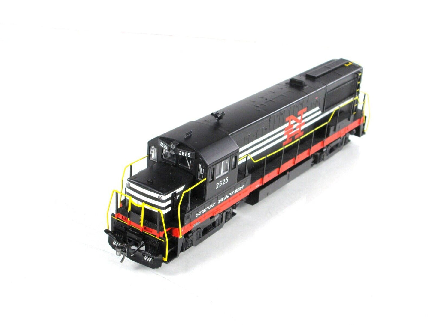 HO Scale ***NEW HAVEN*** U-25 B Locomotive #2525 -- BOWSER Executive 2-5921, DCC