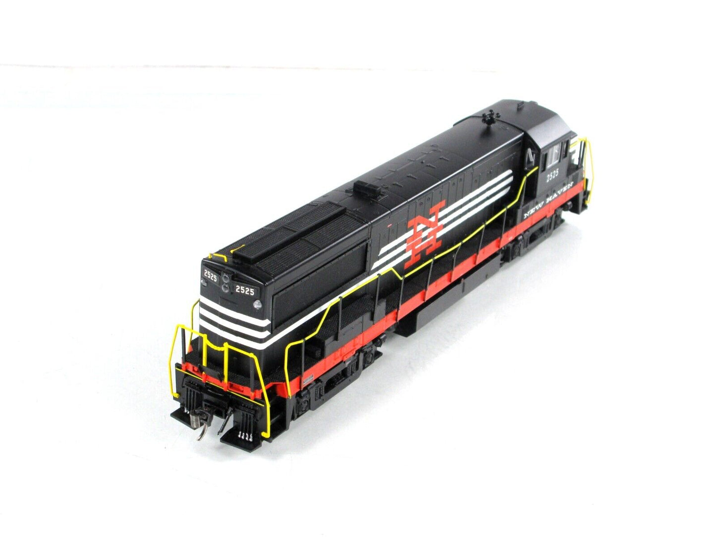 HO Scale ***NEW HAVEN*** U-25 B Locomotive #2525 -- BOWSER Executive 2-5921, DCC