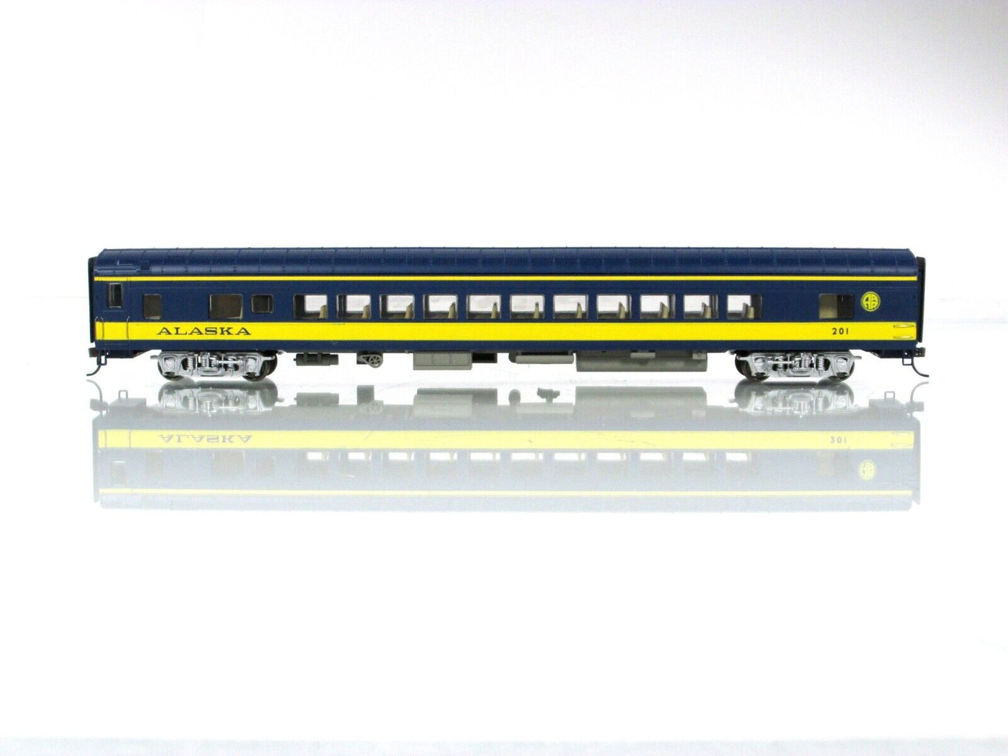 HO Scale ***ALASKA RAILROAD*** Passenger Coach Car #201 ----- Rivarossi RT600035