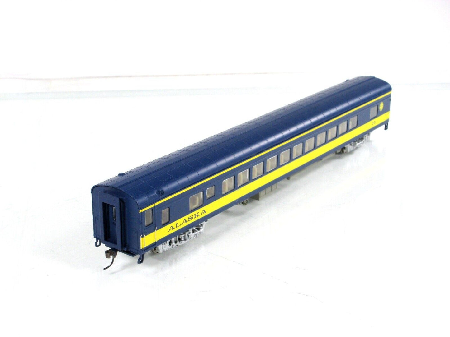 HO Scale ***ALASKA RAILROAD*** Passenger Coach Car #201 ----- Rivarossi RT600035