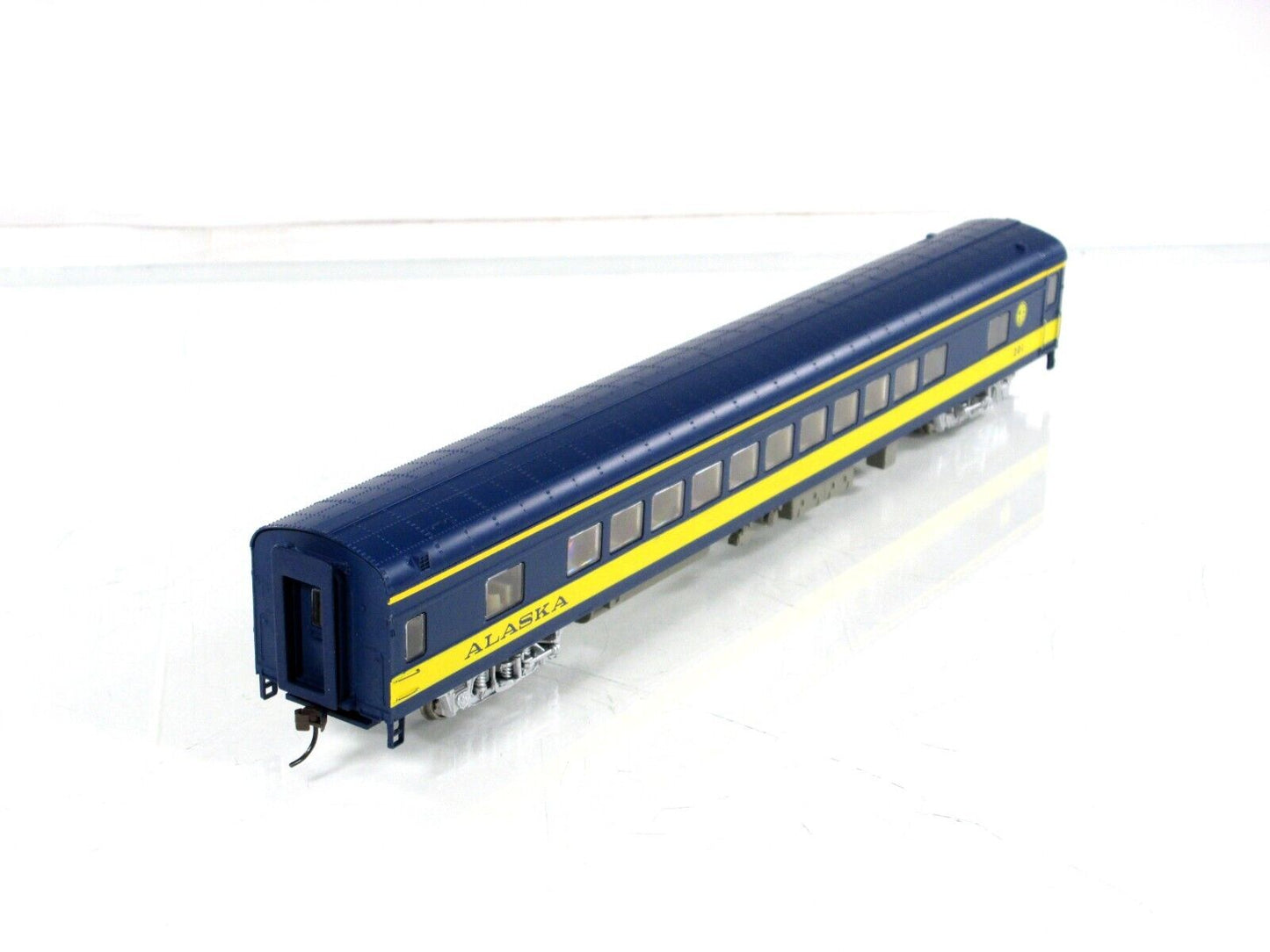 HO Scale ***ALASKA RAILROAD*** Passenger Coach Car #201 ----- Rivarossi RT600035