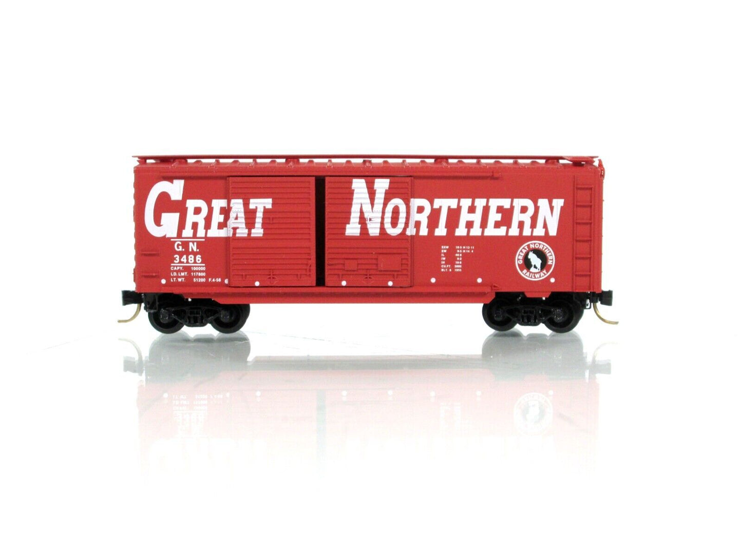 N Scale ***GREAT NORTHERN*** CIRCUS 40' Box Car, GN 3486 ---- Micro Trains 23220