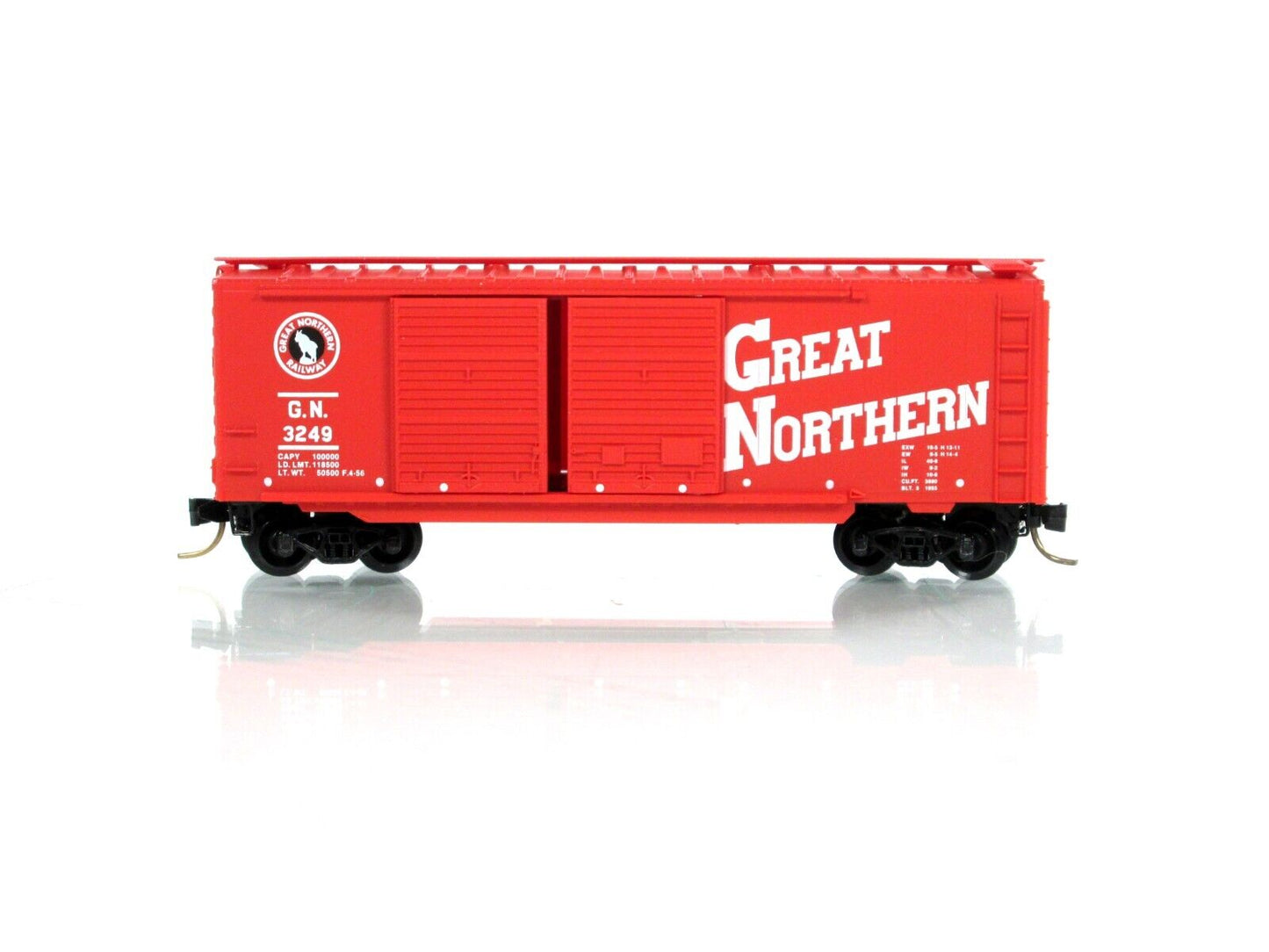 N Scale ***GREAT NORTHERN*** CIRCUS 40' Box Car, GN 3249 ---- Micro Trains 23200