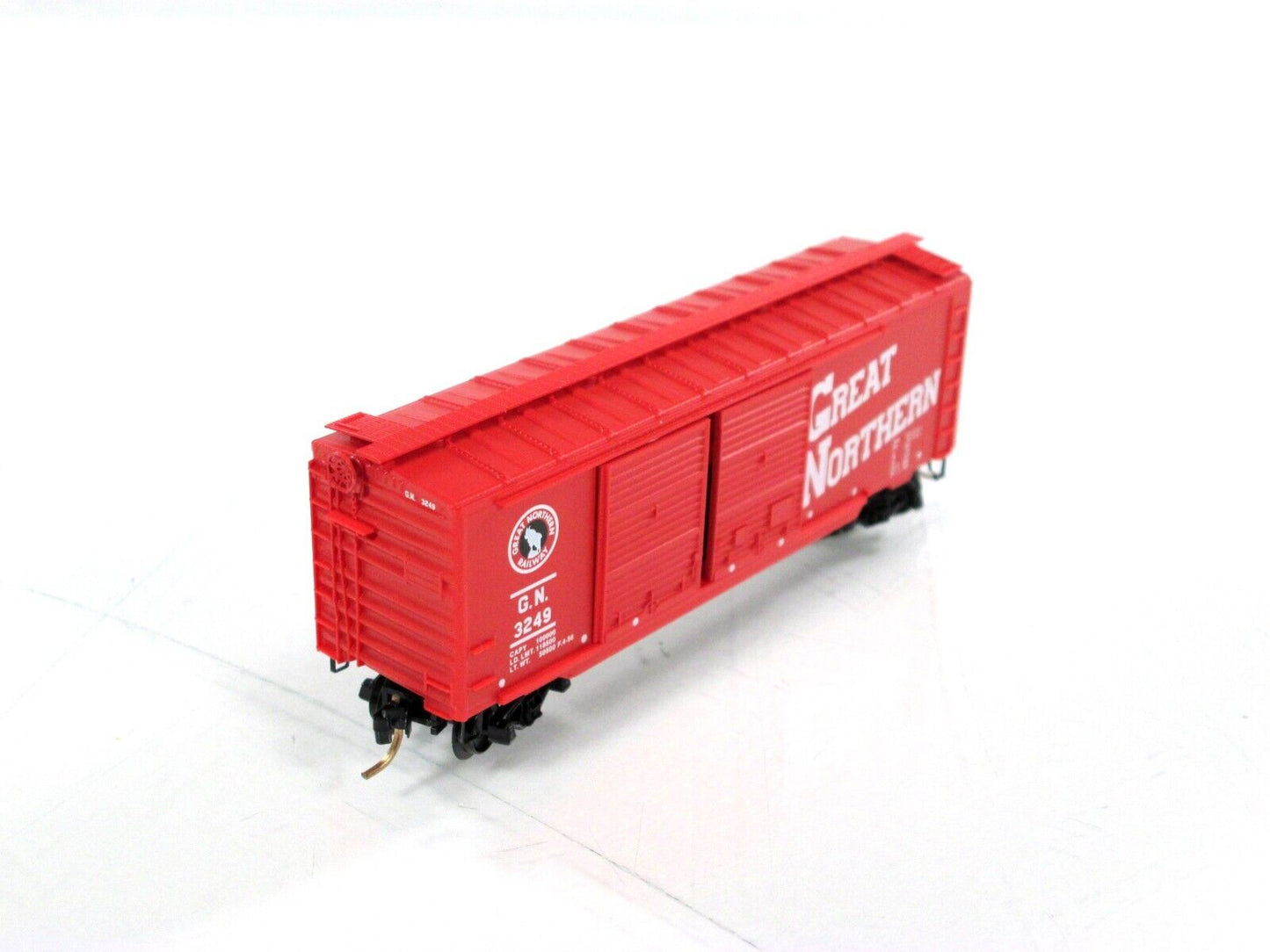 N Scale ***GREAT NORTHERN*** CIRCUS 40' Box Car, GN 3249 ---- Micro Trains 23200