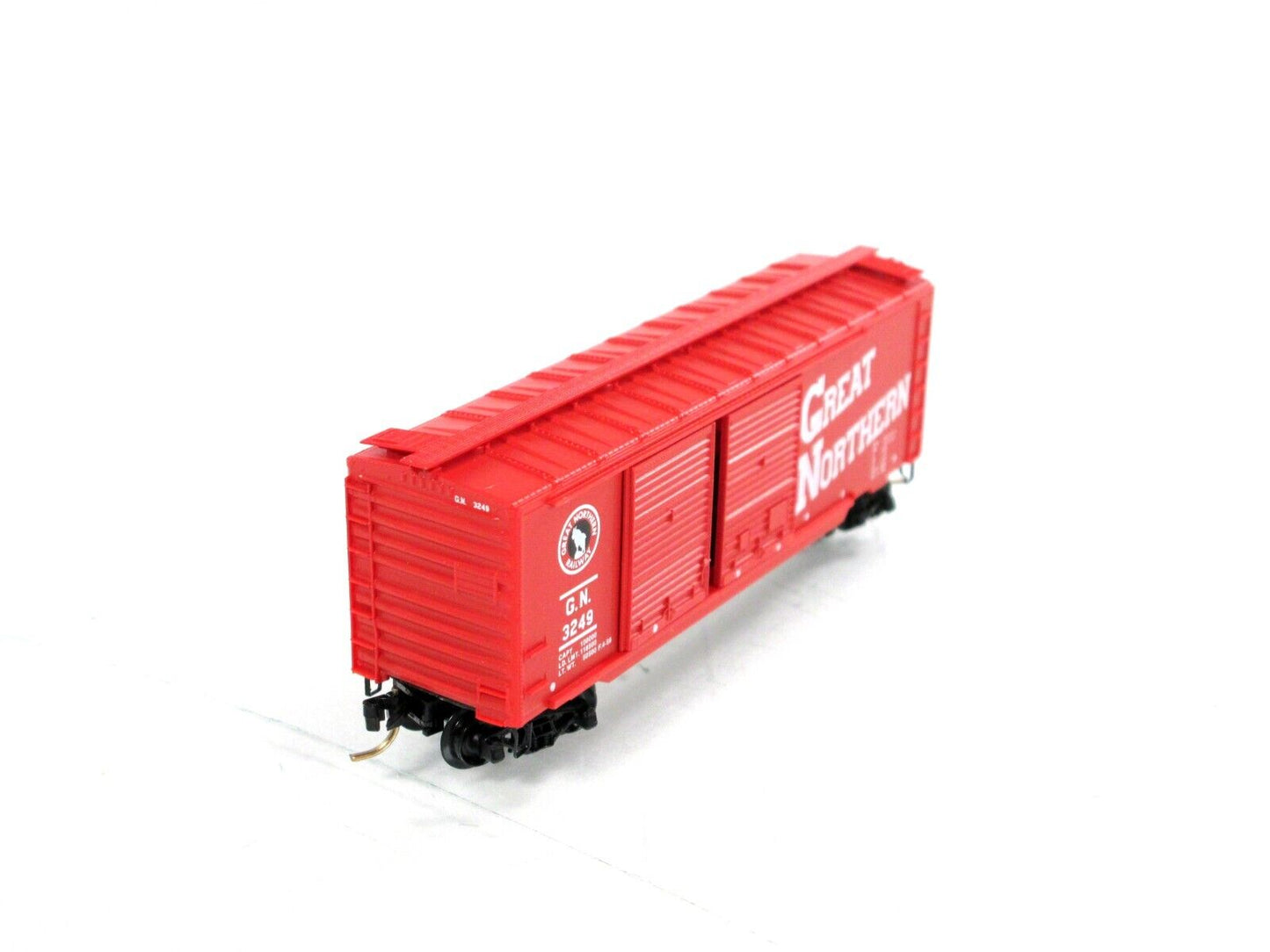 N Scale ***GREAT NORTHERN*** CIRCUS 40' Box Car, GN 3249 ---- Micro Trains 23200