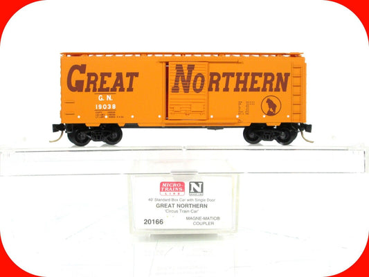 N Scale ***GREAT NORTHERN*** CIRCUS 40' Box Car, GN 19038 --- Micro Trains 20166