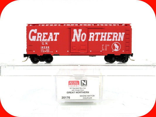 N Scale ***GREAT NORTHERN*** CIRCUS 40' Box Car, GN 18588 --- Micro Trains 20176