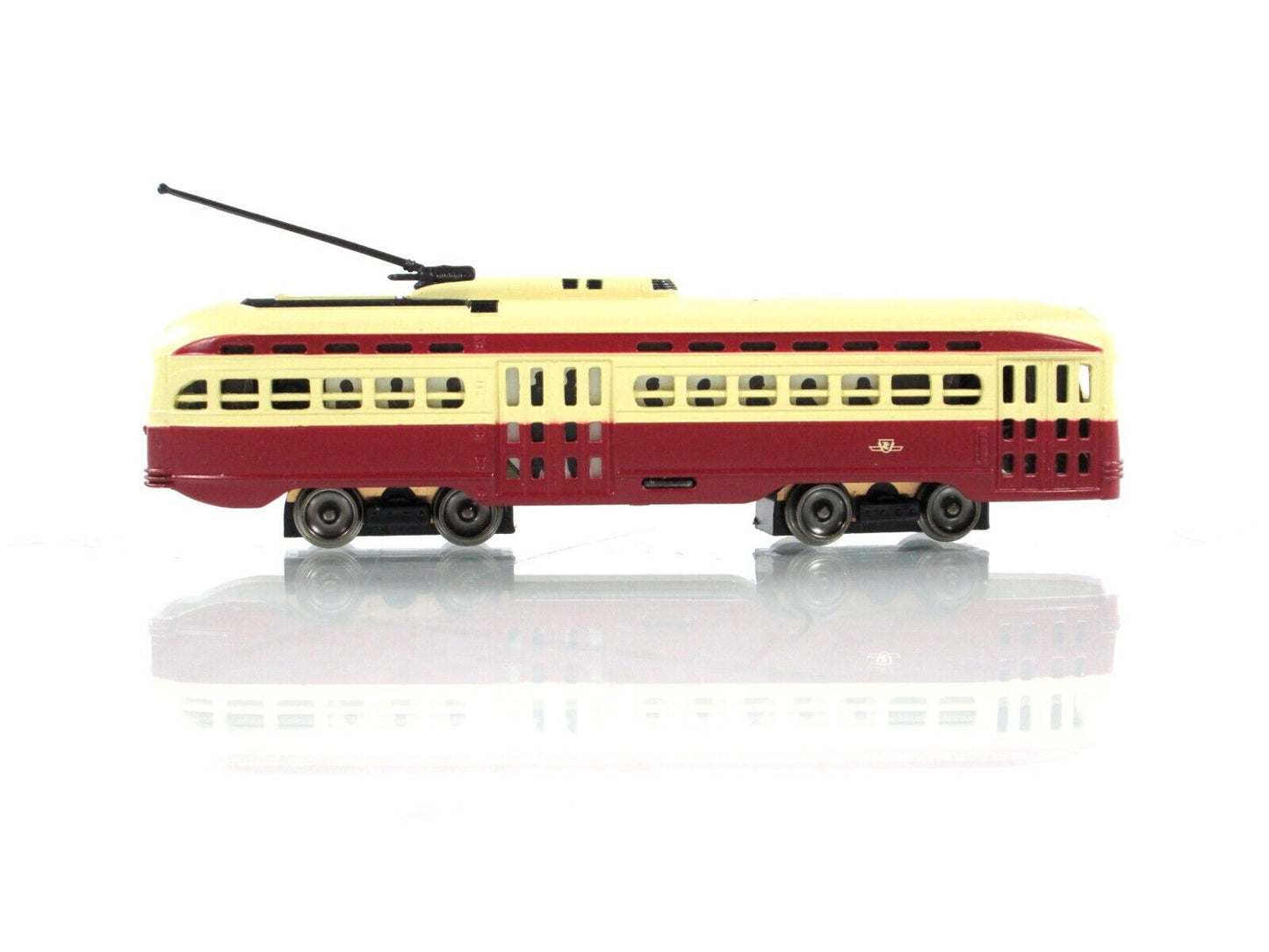 N Scale *TORONTO TRANSIT* PCC Lighted Streetcar Trolley - Bachmann 62993 *Issues
