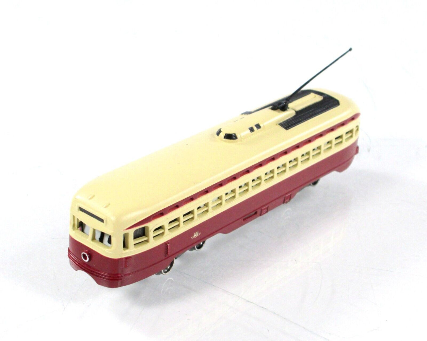 N Scale *TORONTO TRANSIT* PCC Lighted Streetcar Trolley - Bachmann 62993 *Issues