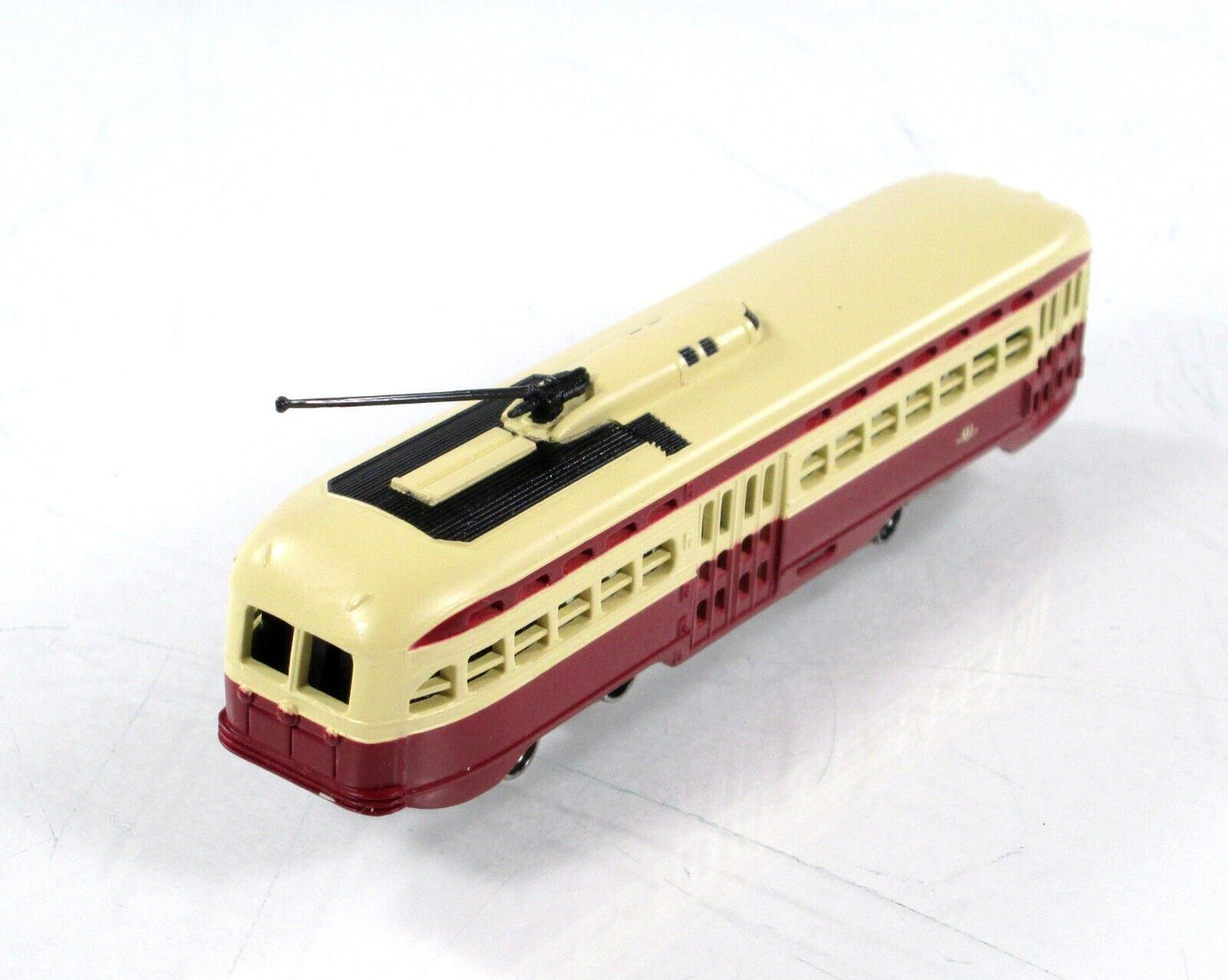 N Scale *TORONTO TRANSIT* PCC Lighted Streetcar Trolley - Bachmann 62993 *Issues
