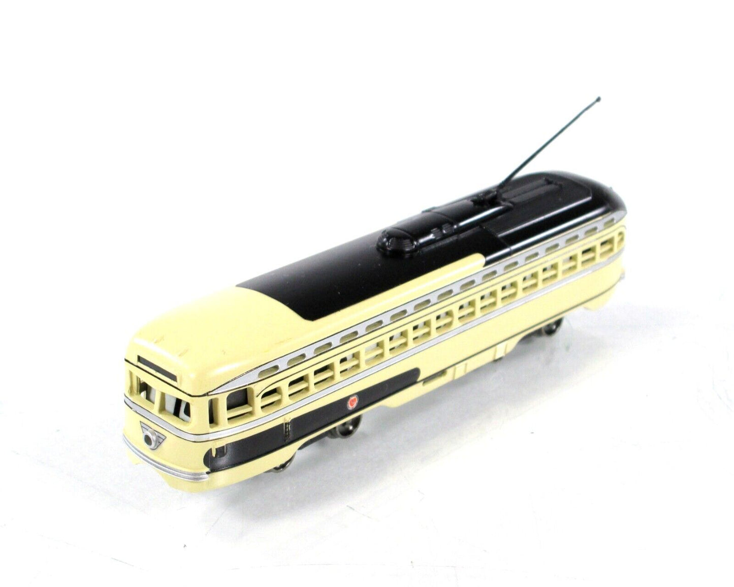 N Scale ***KANSAS CITY*** PCC Lighted Streetcar Trolley - Bachmann 62992 *Issues
