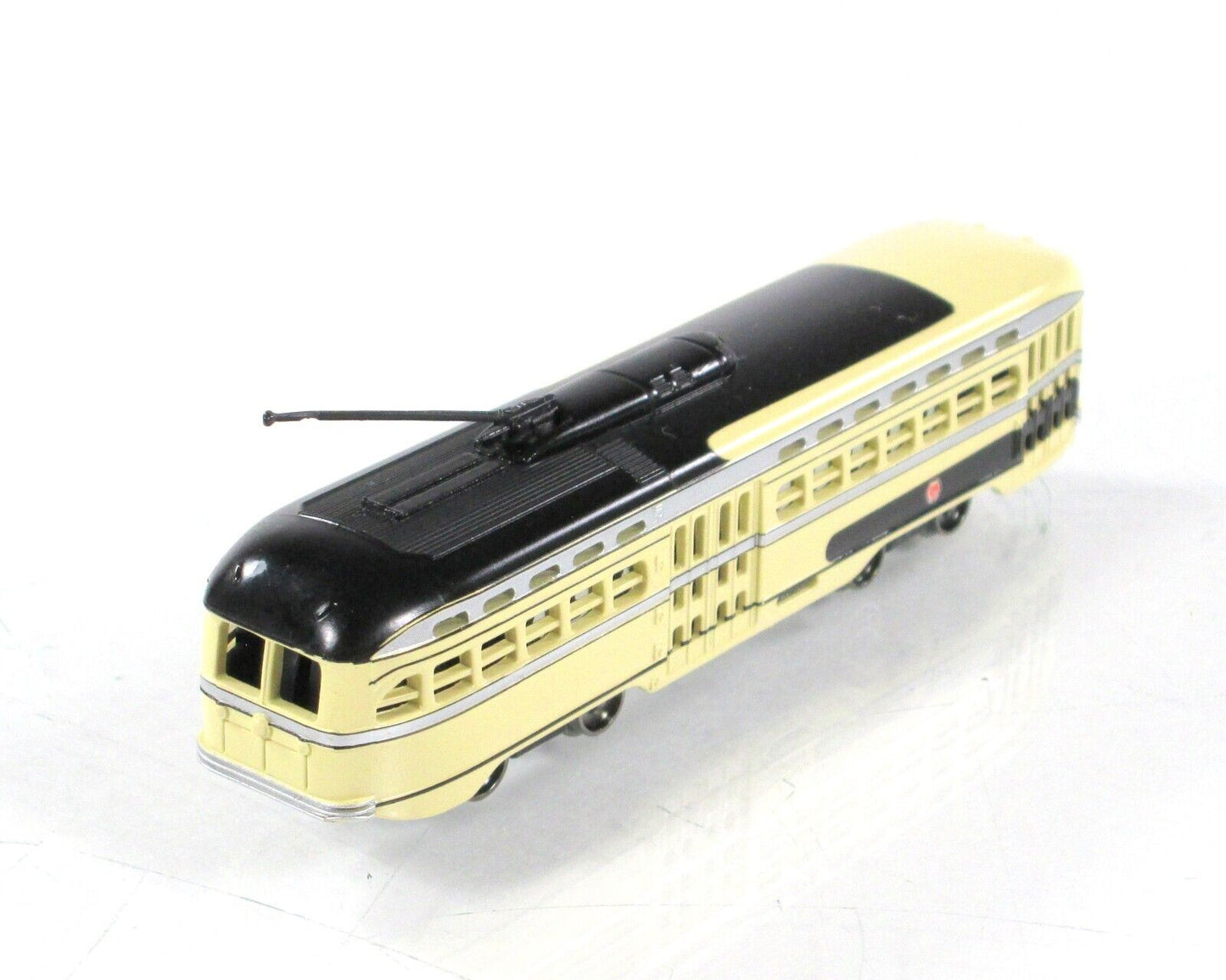 N Scale ***KANSAS CITY*** PCC Lighted Streetcar Trolley - Bachmann 62992 *Issues