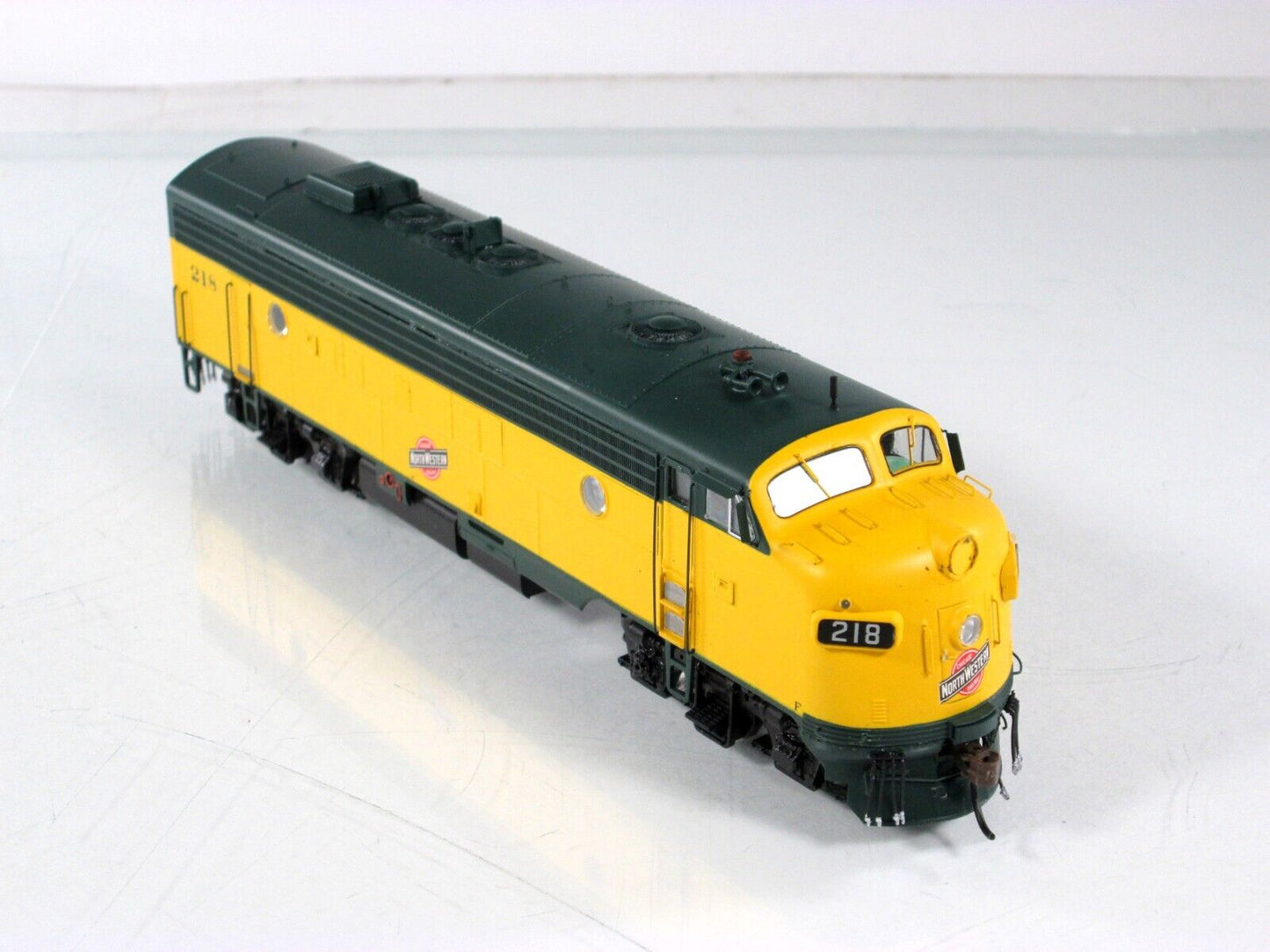 HO Scale **CHICAGO NORTH WESTERN** FP7A Locomotive #218 -Athearn G19319, DCC Rdy