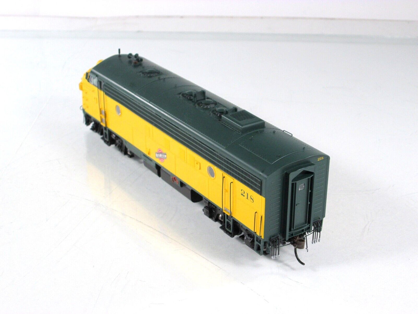 HO Scale **CHICAGO NORTH WESTERN** FP7A Locomotive #218 -Athearn G19319, DCC Rdy