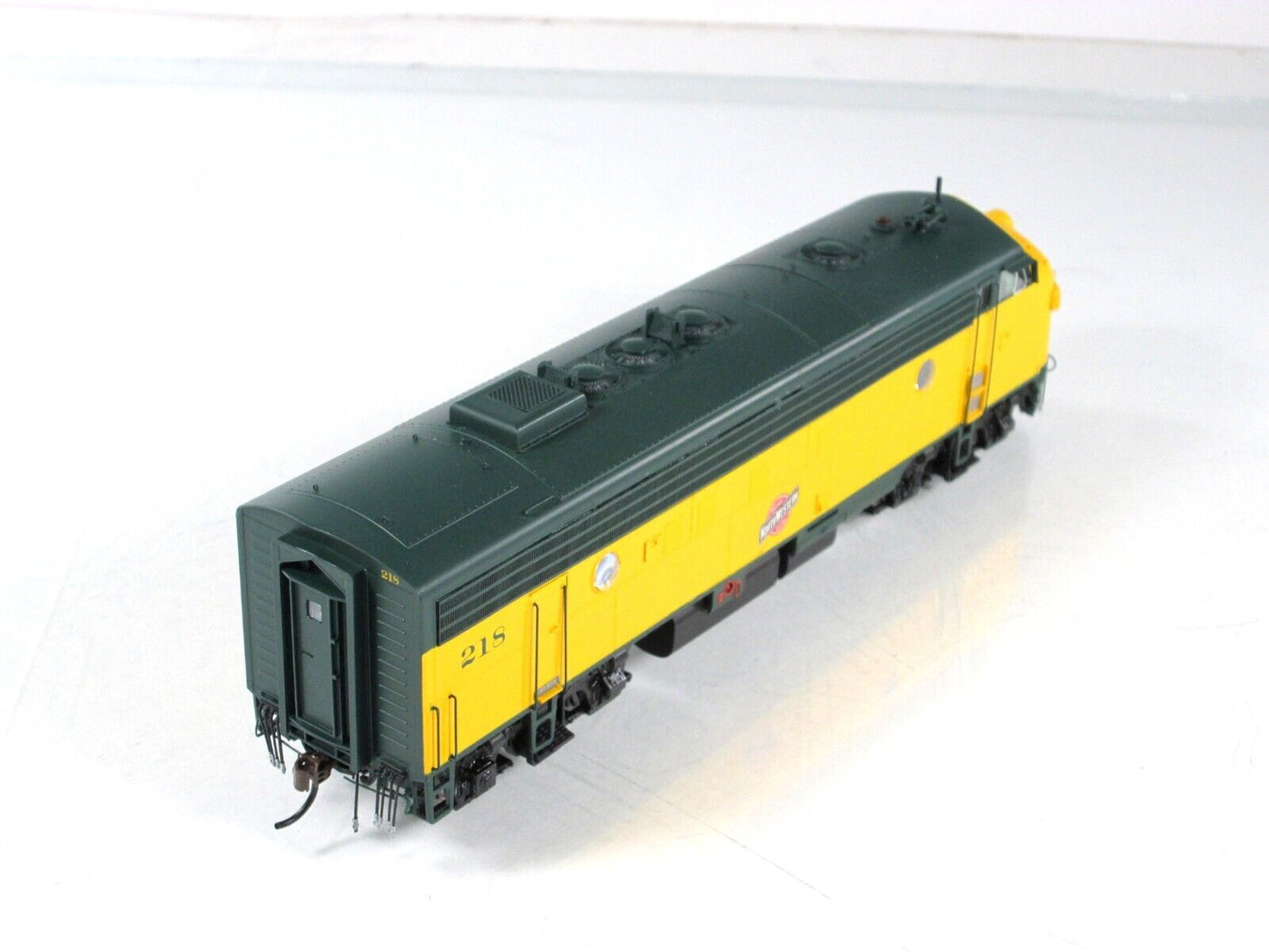 HO Scale **CHICAGO NORTH WESTERN** FP7A Locomotive #218 -Athearn G19319, DCC Rdy